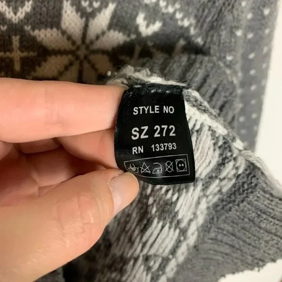 POL Nordic Deer Sweater Womens Fair Isle Reindeer Holiday Christmas Small - Picture 7 of 10